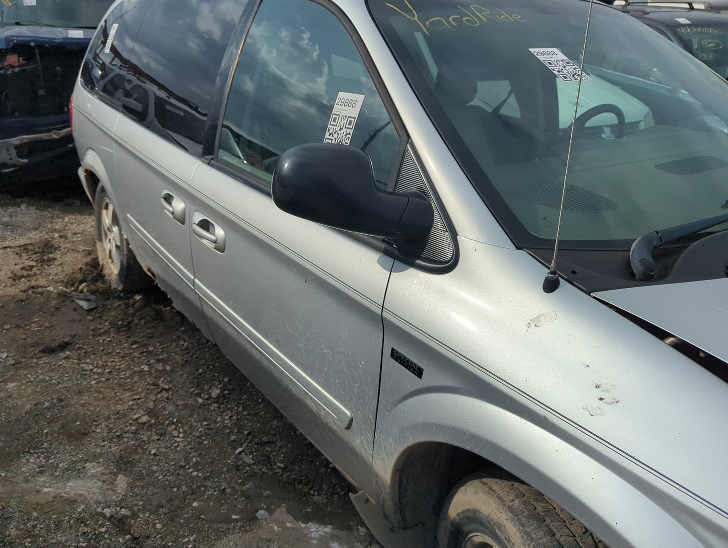 2005 Dodge Grand Caravan Passenger Side View Mirror - Right Door Mirror OEM Used - Oemusedautoparts1.com