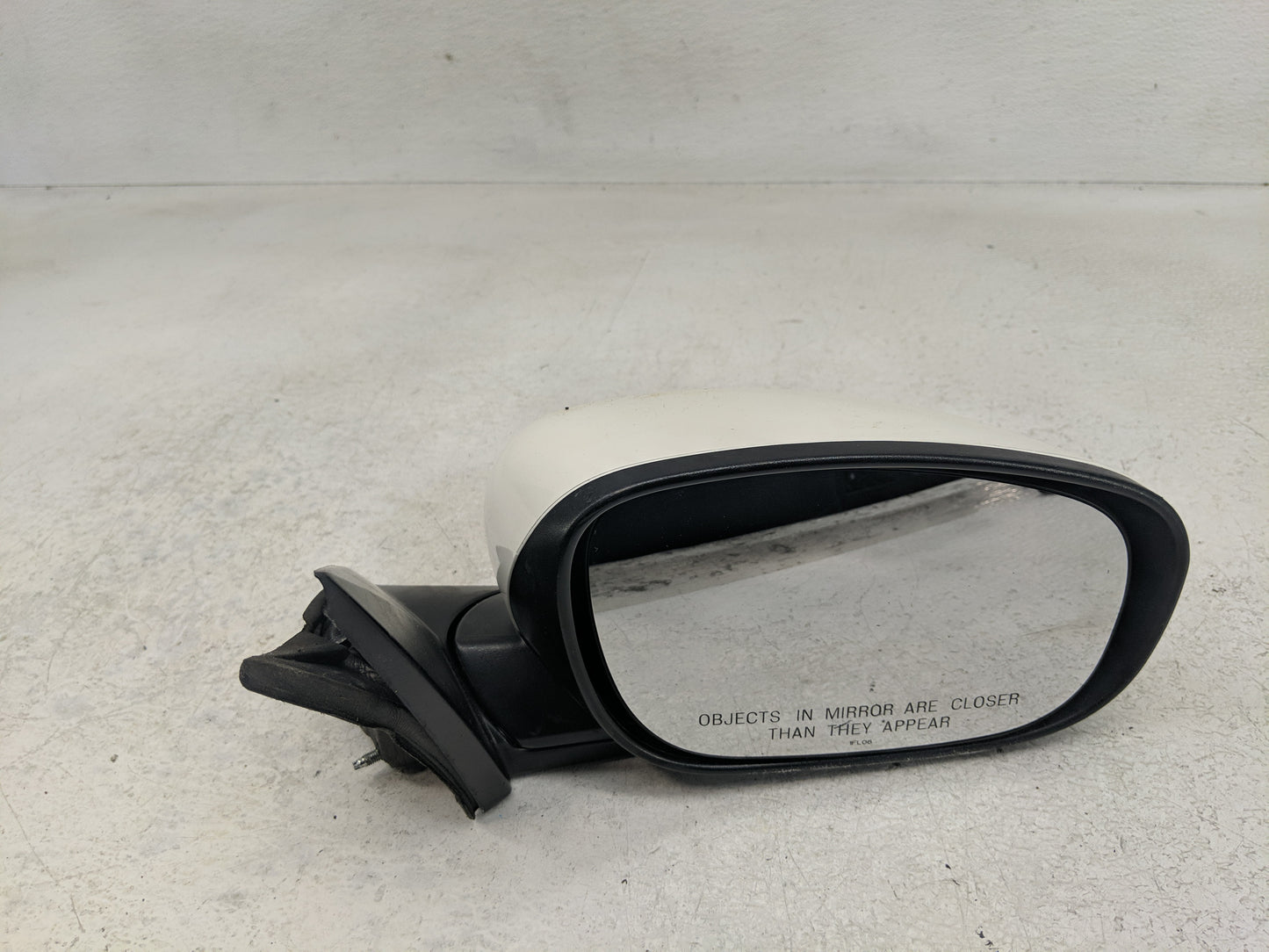 2005-2008 Dodge Magnum Side Mirror Replacement Passenger Right View Door Mirror P/N:E11015628 Fits OEM Used Auto Parts - Oem