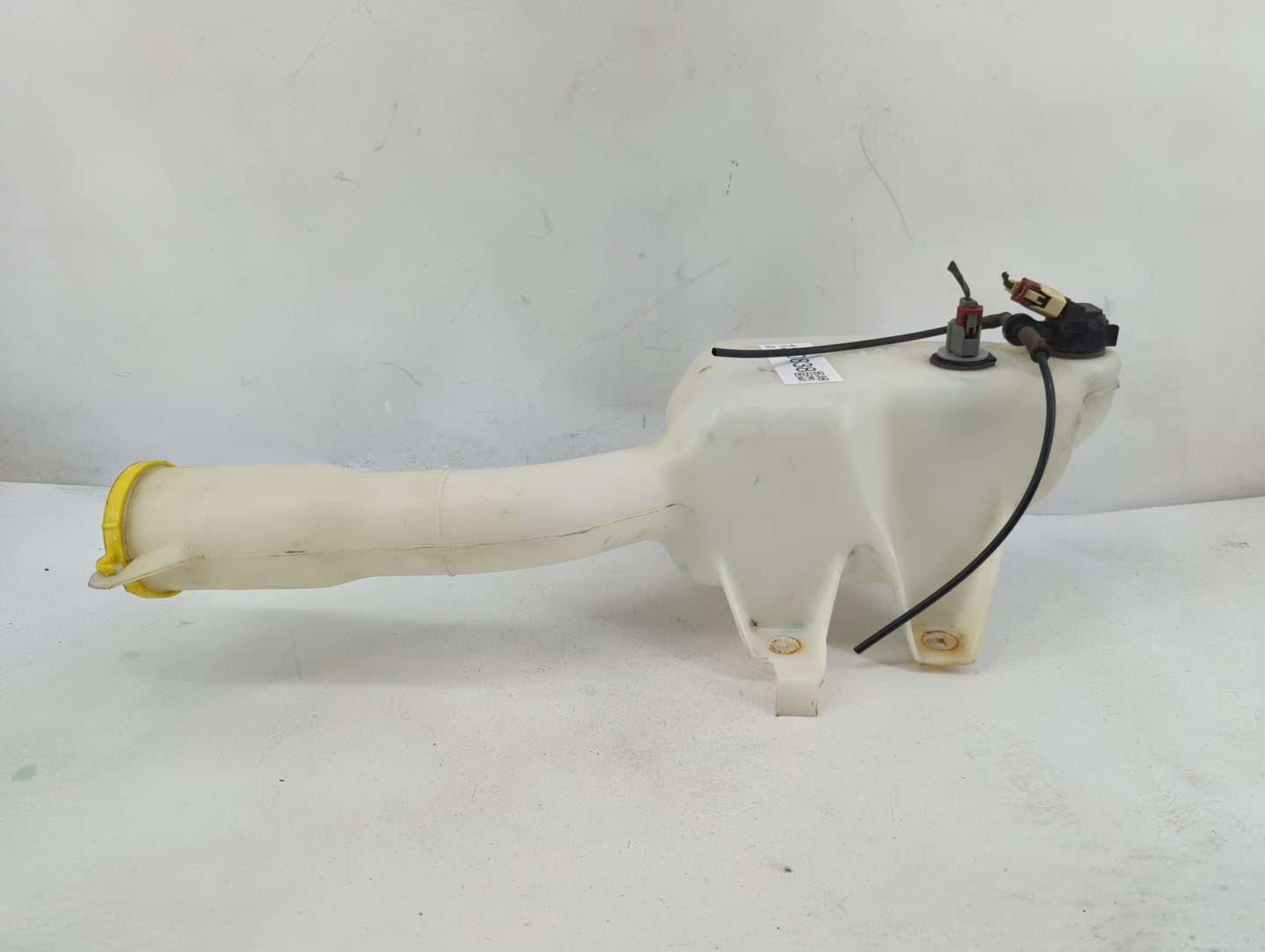 2005-2008 Dodge Magnum Windshield Washer Fluid Reservoir Bottle Oem - Oemusedautoparts1.com