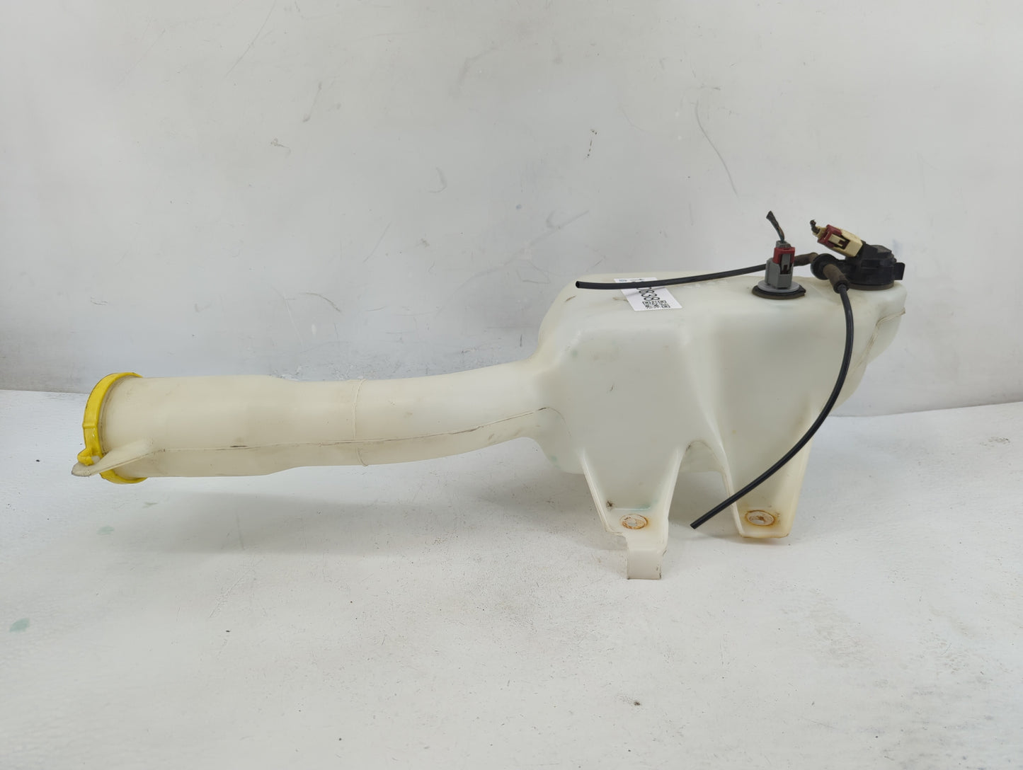 2005-2008 Dodge Magnum Windshield Washer Fluid Reservoir Bottle Oem - Oemusedautoparts1.com