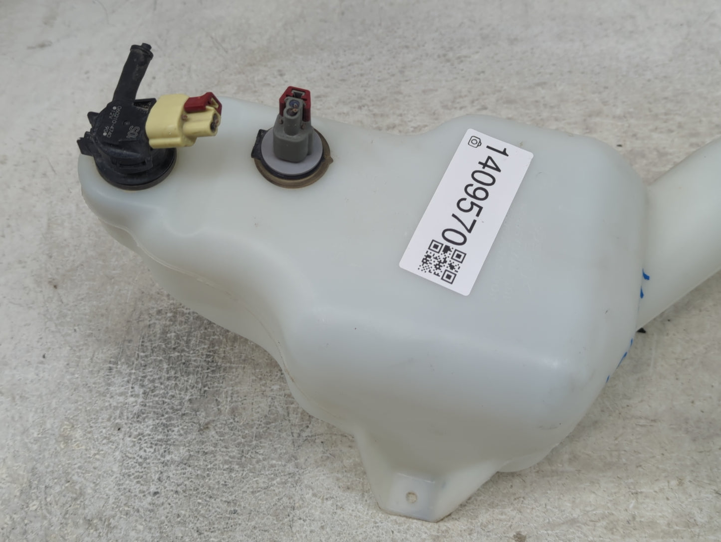 2005-2008 Dodge Magnum Windshield Washer Fluid Reservoir Bottle Oem - Oemusedautoparts1.com