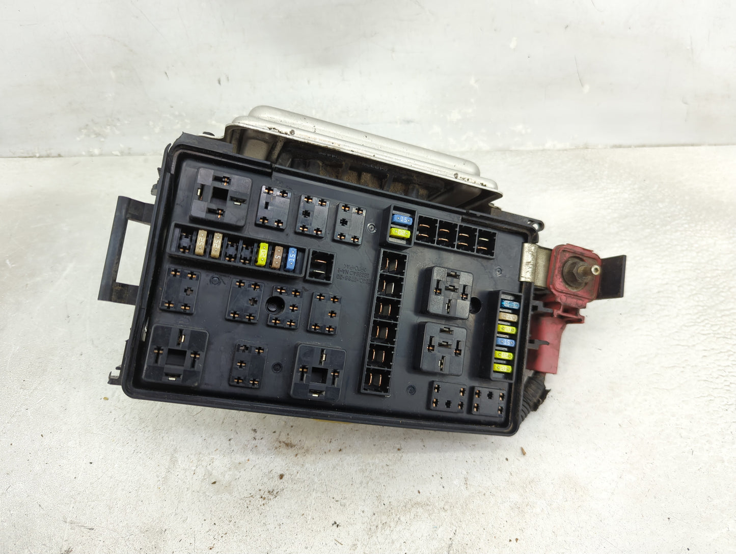 2005 Dodge Magnum Fusebox Fuse Box Relay Module Tipm - Oemusedautoparts1.com