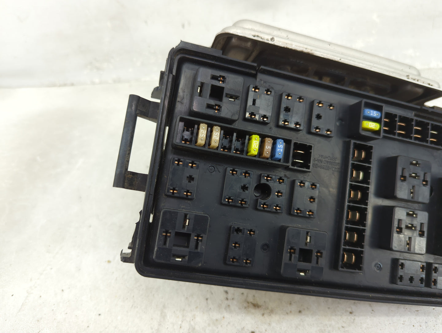 2005 Dodge Magnum Fusebox Fuse Box Relay Module Tipm - Oemusedautoparts1.com