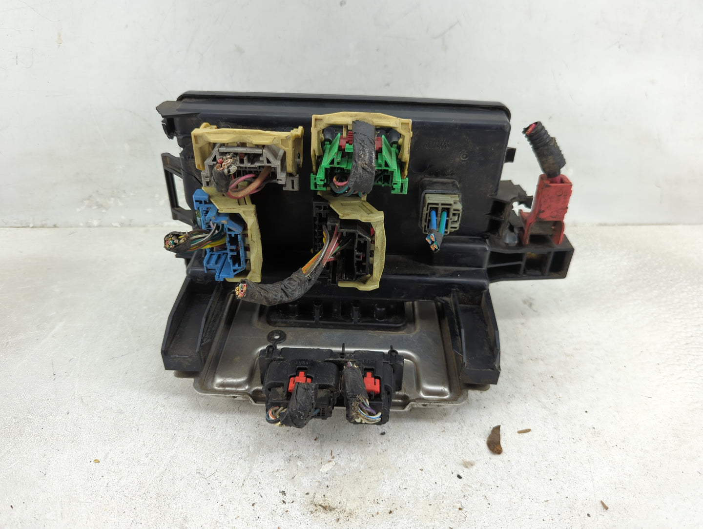 2005 Dodge Magnum Fusebox Fuse Box Relay Module Tipm - Oemusedautoparts1.com