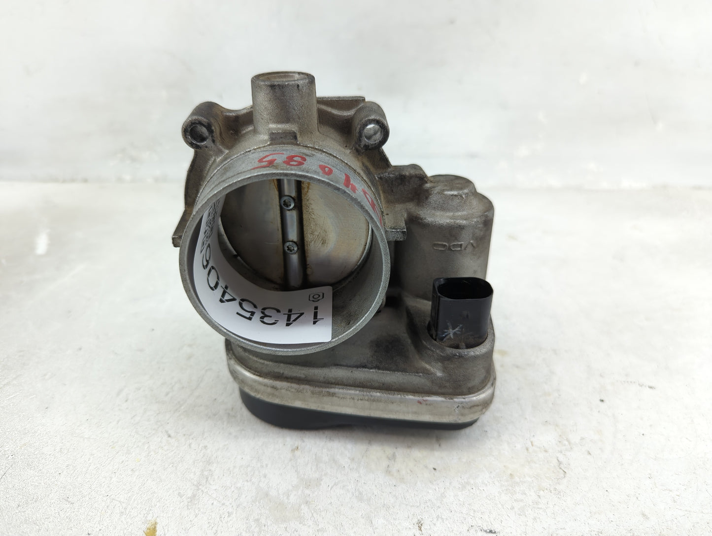 2005 Dodge Magnum Throttle Body P/N:0486 1691 AA Fits OEM Used Auto Parts - Oemusedautoparts1.com