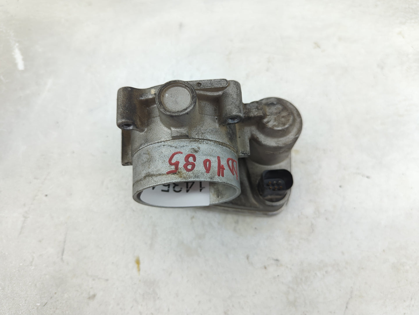 2005 Dodge Magnum Throttle Body P/N:0486 1691 AA Fits OEM Used Auto Parts - Oemusedautoparts1.com