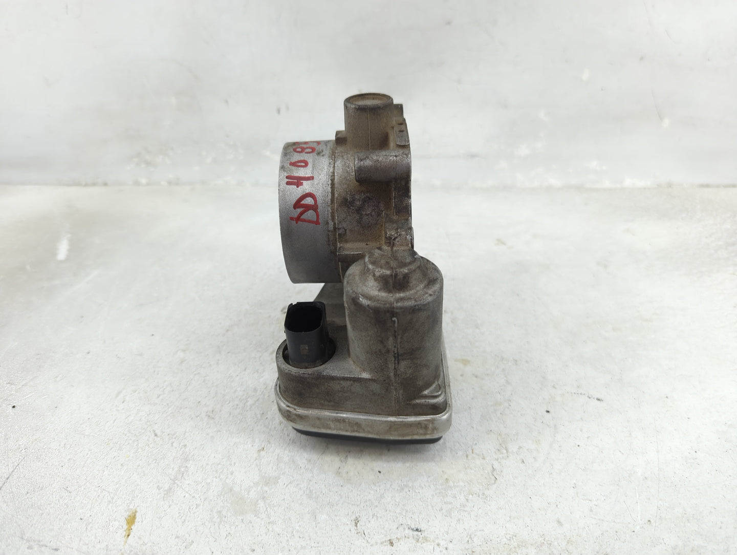 2005 Dodge Magnum Throttle Body P/N:0486 1691 AA Fits OEM Used Auto Parts - Oemusedautoparts1.com