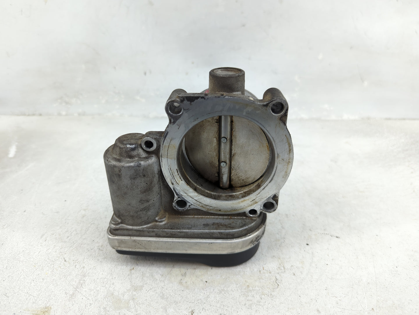 2005 Dodge Magnum Throttle Body P/N:0486 1691 AA Fits OEM Used Auto Parts - Oemusedautoparts1.com