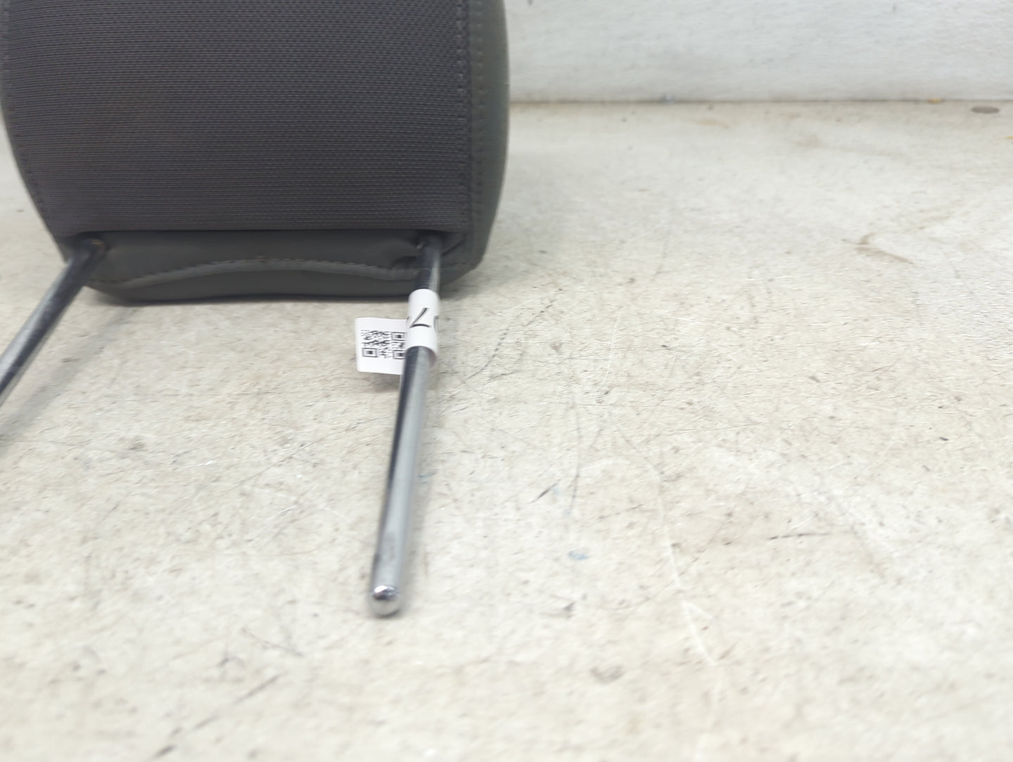 2005 Dodge Magnum Headrest Head Rest Front Driver Passenger Seat Fits OEM Used Auto Parts - Oemusedautoparts1.com