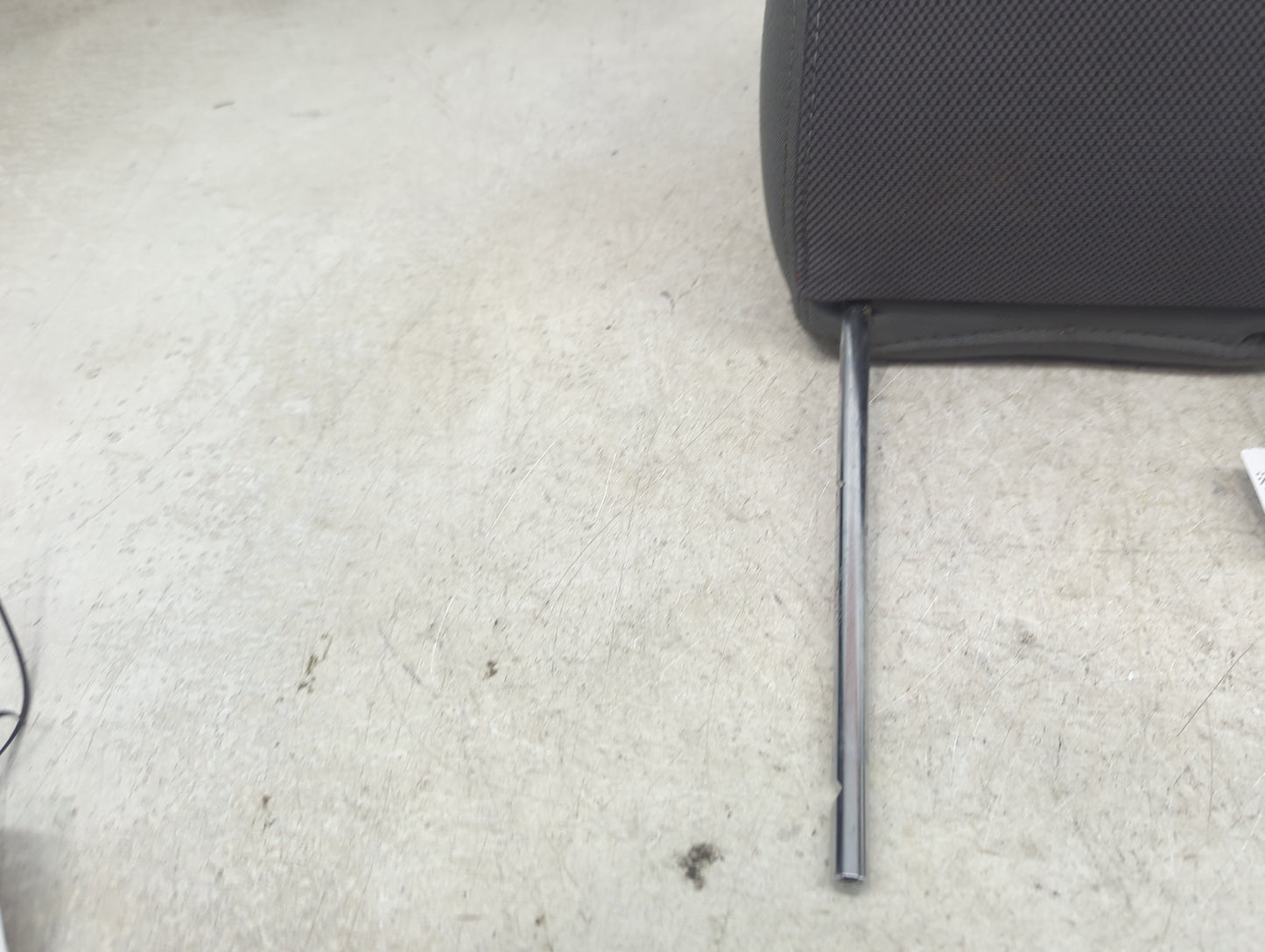 2005 Dodge Magnum Headrest Head Rest Front Driver Passenger Seat Fits OEM Used Auto Parts - Oemusedautoparts1.com
