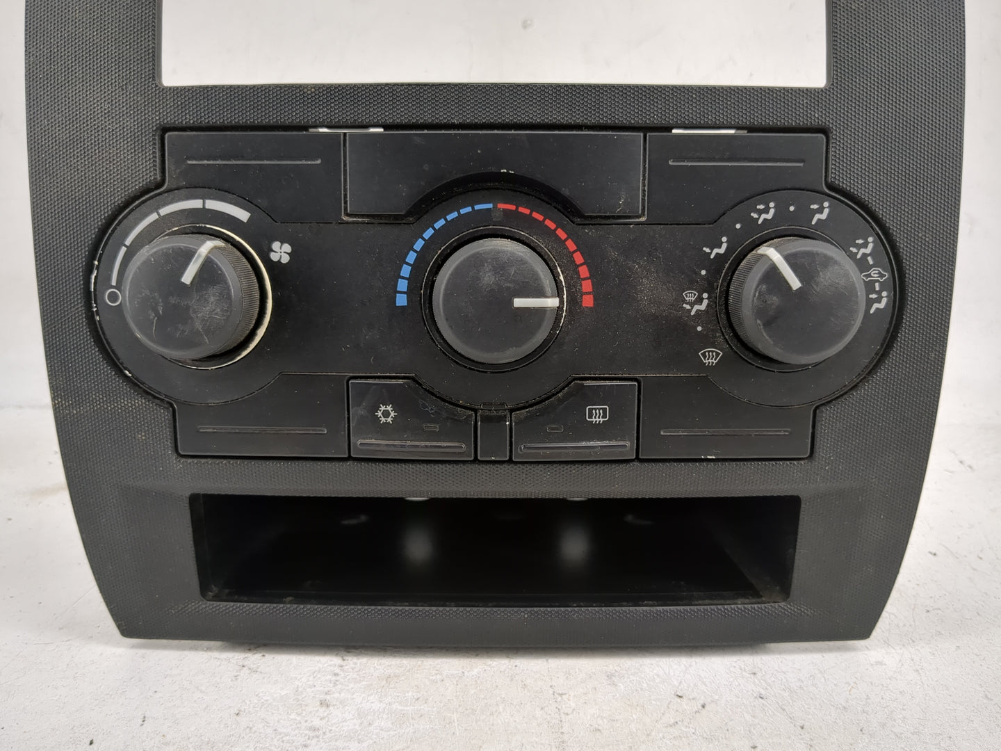 2005 Dodge Magnum Climate Control Module Temperature AC/Heater Replacement P/N:P04596494AF 28009829 Fits OEM Used Auto Parts