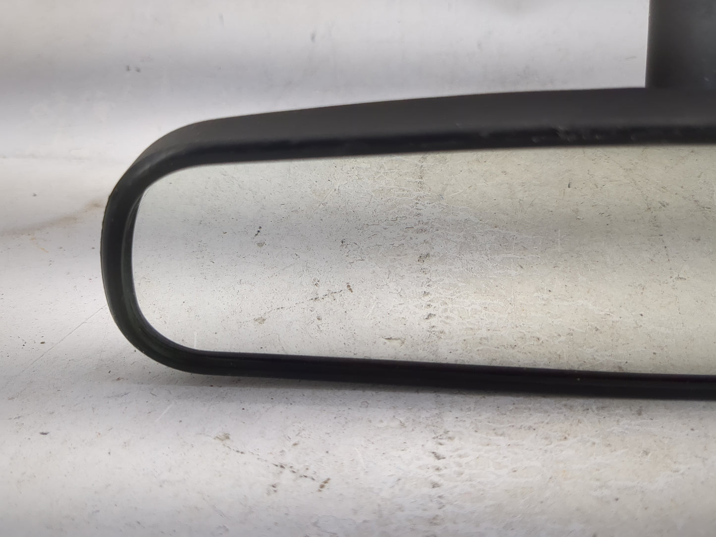 2005 Dodge Magnum Interior Rear View Mirror Replacement OEM P/N:8011681 Fits OEM Used Auto Parts - Oemusedautoparts1.com