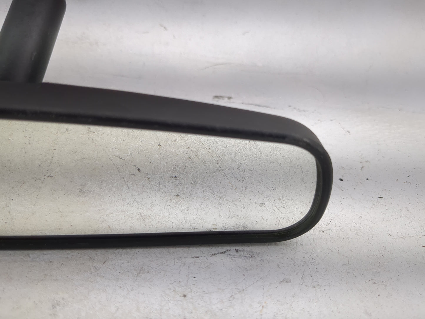 2005 Dodge Magnum Interior Rear View Mirror Replacement OEM P/N:8011681 Fits OEM Used Auto Parts - Oemusedautoparts1.com
