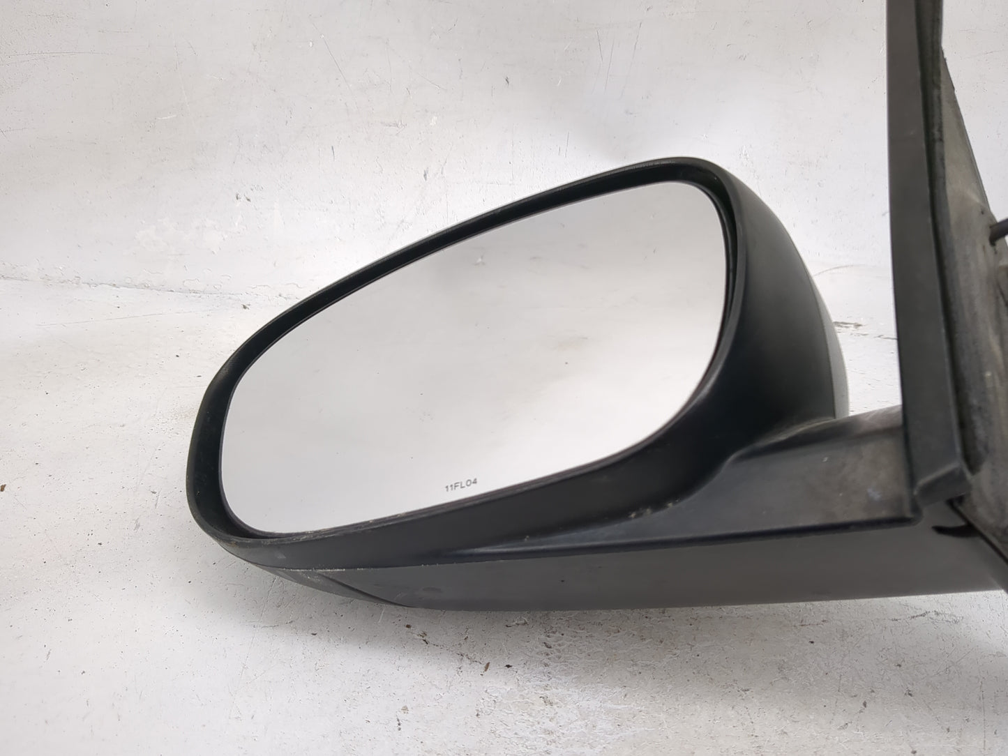 2005 Dodge Magnum Driver Side View Mirror - Left Door Mirror OEM Used - Oemusedautoparts1.com