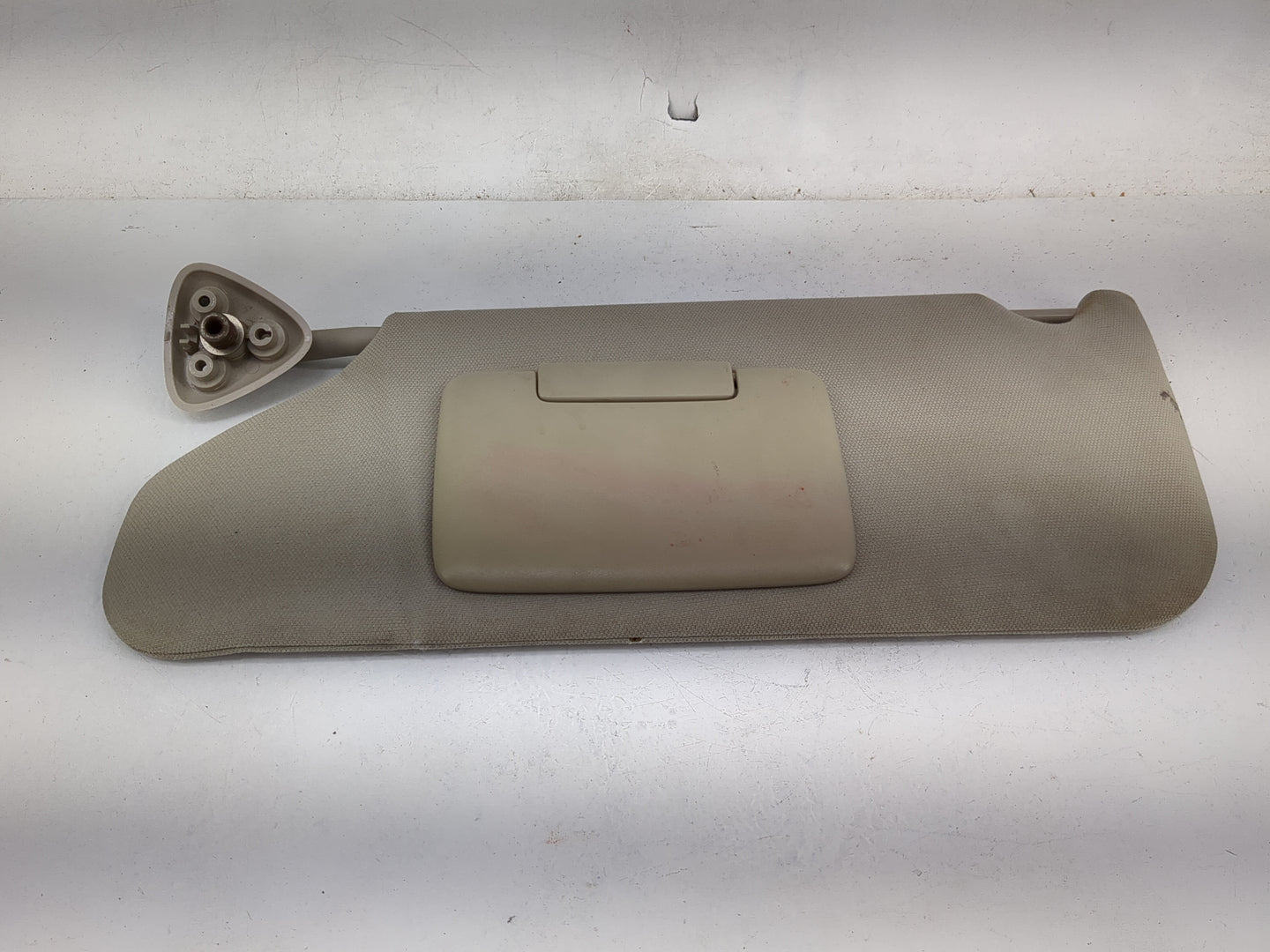 2005 Dodge Magnum Sun Visor Shade Replacement Driver Left Mirror Fits OEM Used Auto Parts - Oemusedautoparts1.com