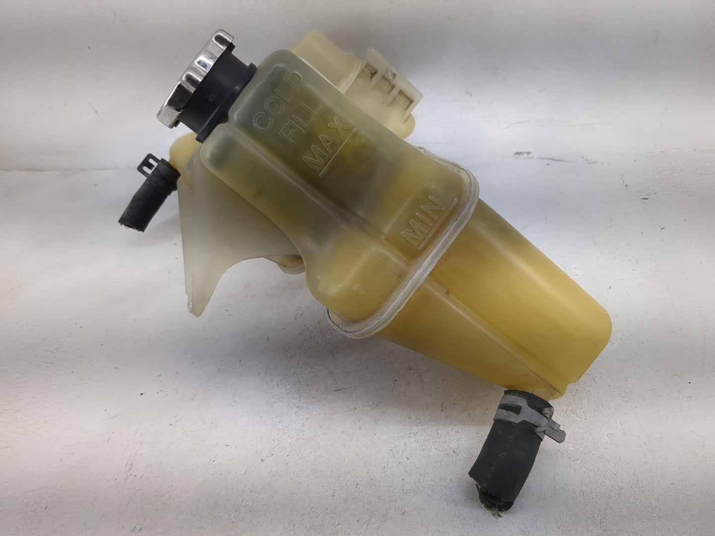 2005-2005 Dodge Magnum Radiator Coolant Overflow Expansion Tank Bottle - Oemusedautoparts1.com