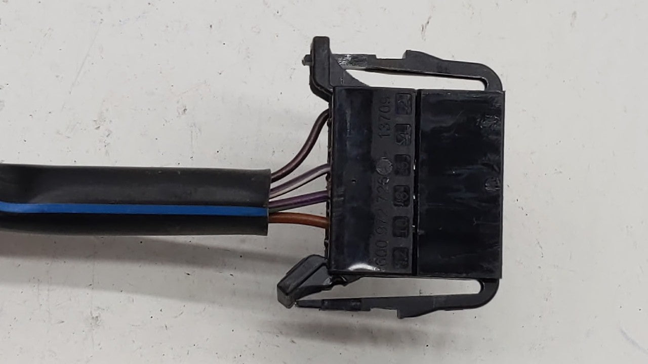 2005-2008 Dodge Magnum Driver Side View Mirror - Left Door Mirror OEM Used - Oemusedautoparts1.com