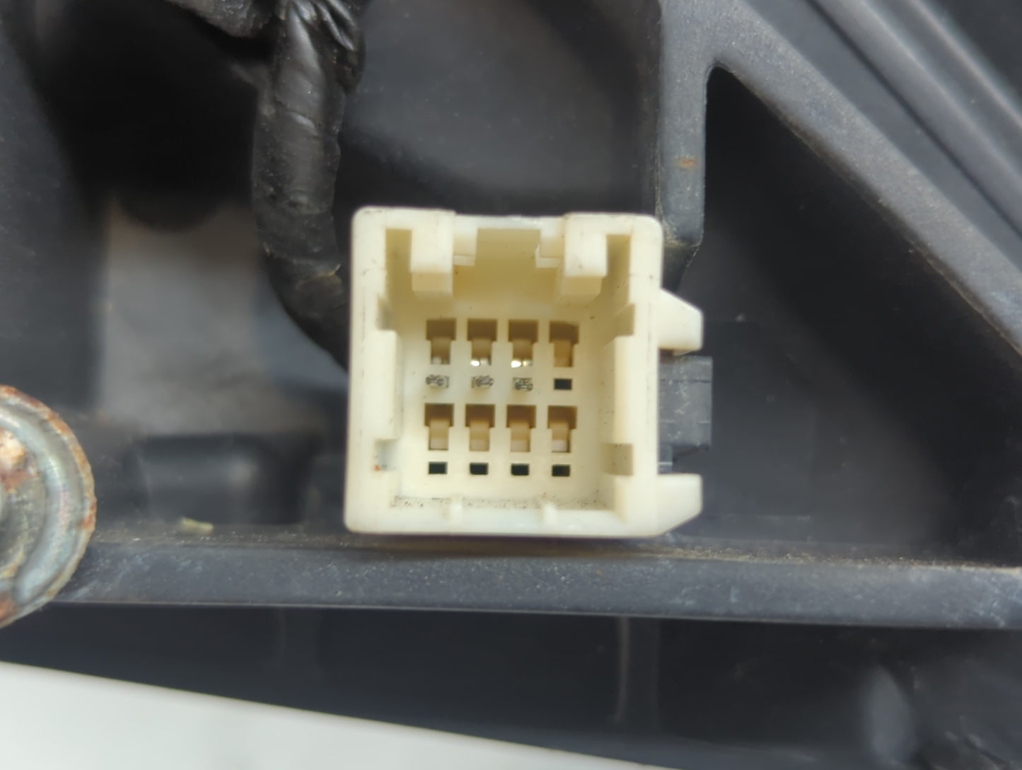 2005-2008 Dodge Magnum Driver Side View Mirror - Left Door Mirror OEM Used - Oemusedautoparts1.com