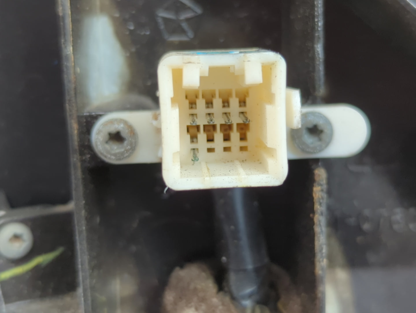 2002-2008 Dodge Ram 1500 Driver Side View Mirror - Left Door Mirror OEM Used - Oemusedautoparts1.com