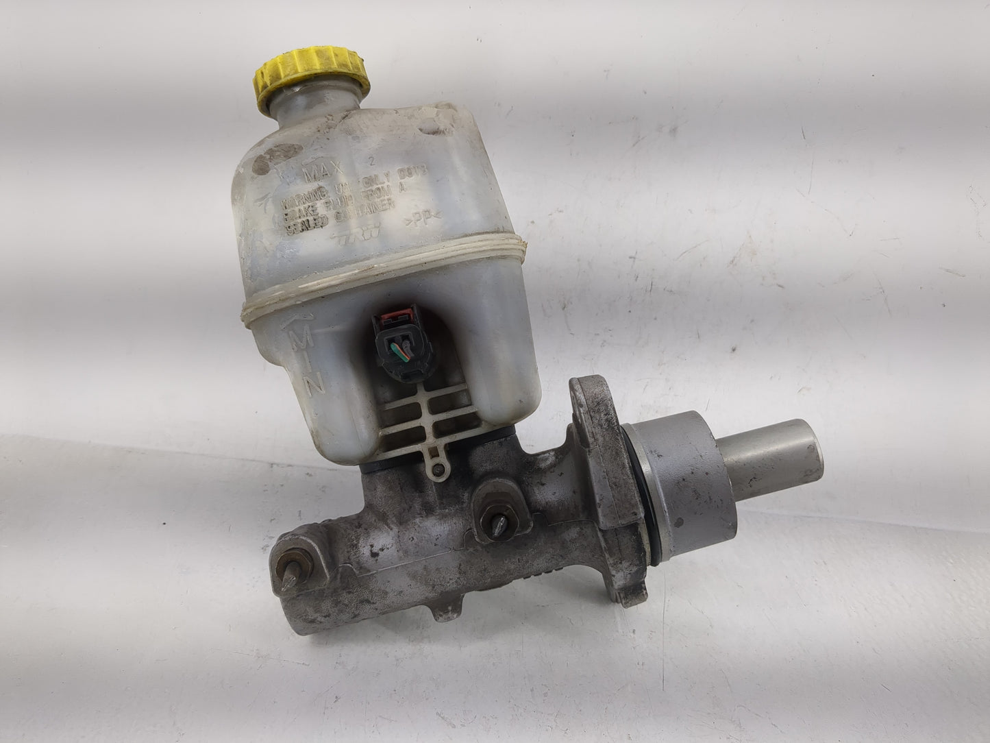 2003-2008 Dodge Ram 1500 Brake Master Cylinder 1220679 - Oemusedautoparts1.com