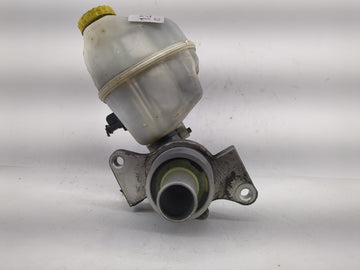 2005 Dodge Ram 1500 Brake Master Cylinder 1220679