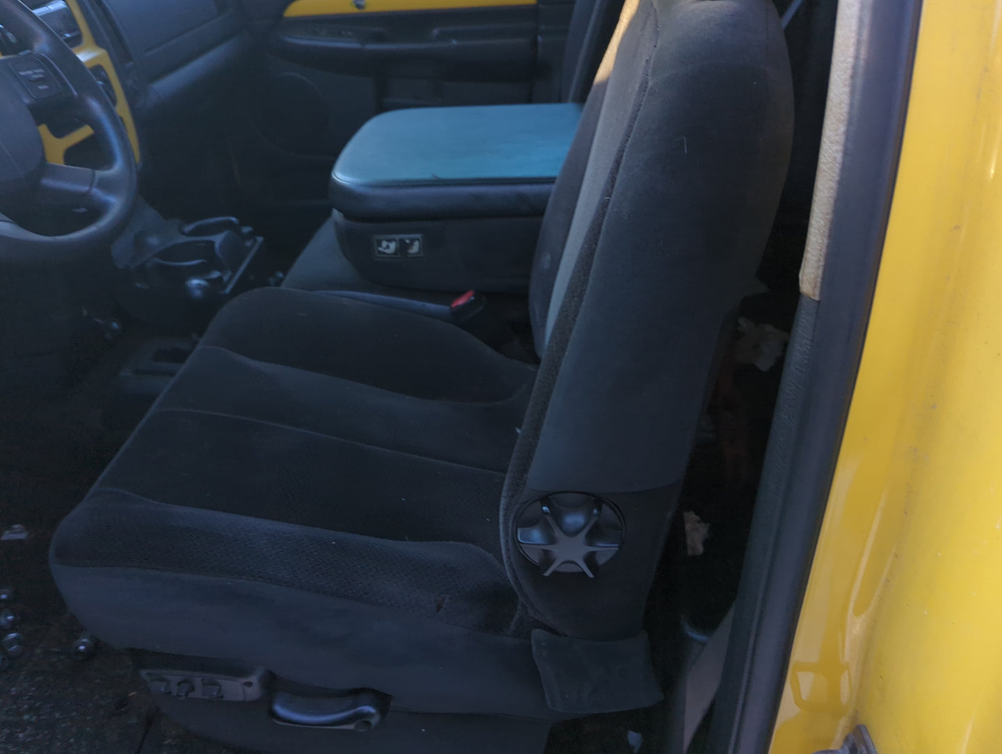 2002-2005 Dodge Ram 1500 Driver Front Seat Oem 1355968 - Oemusedautoparts1.com