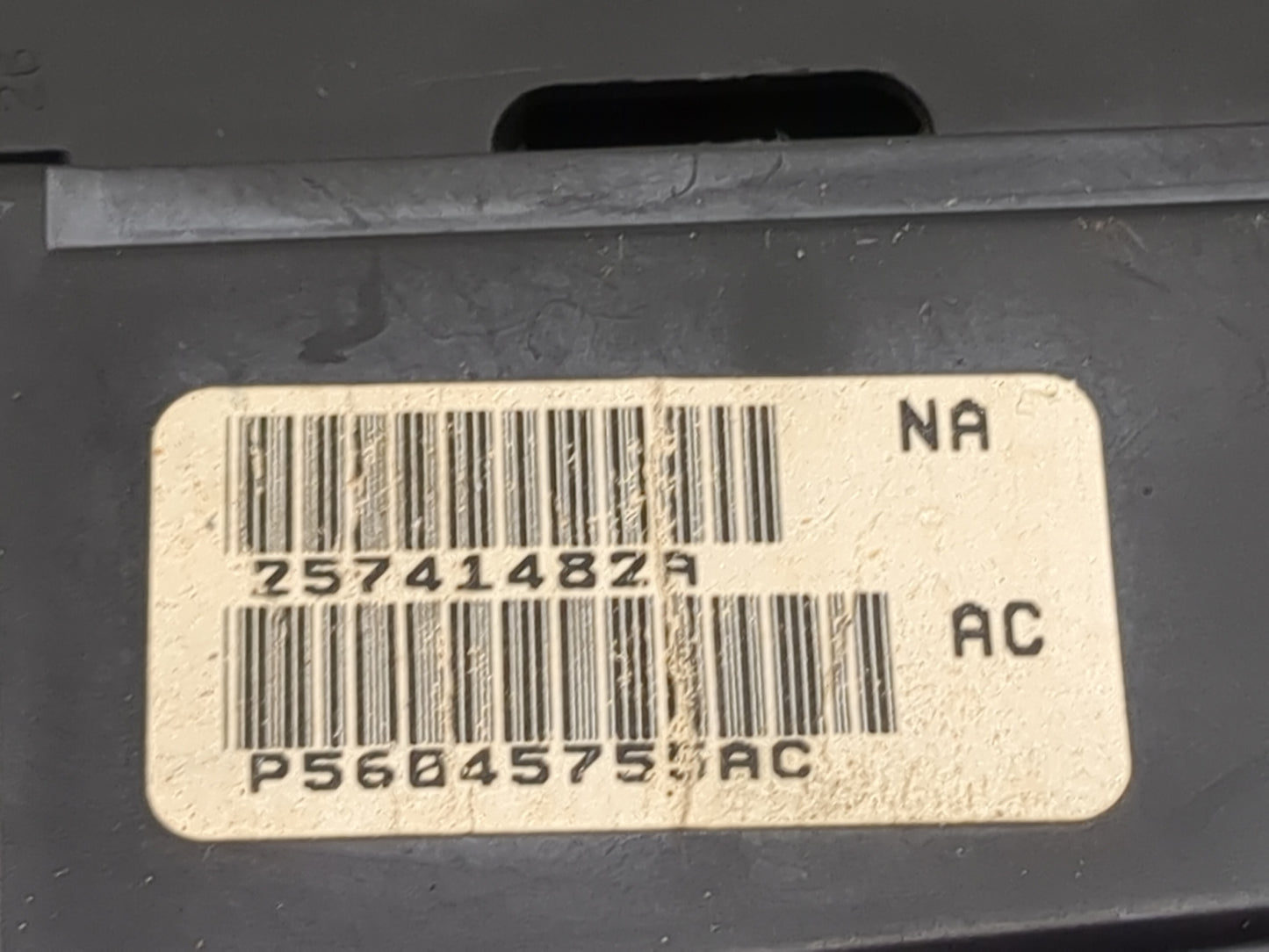 2004-2005 Dodge Ram 1500 Instrument Cluster Speedometer Gauges P/N:P56045755AC Miles:355K Fits Fits 2004 2005 OEM Used Auto 