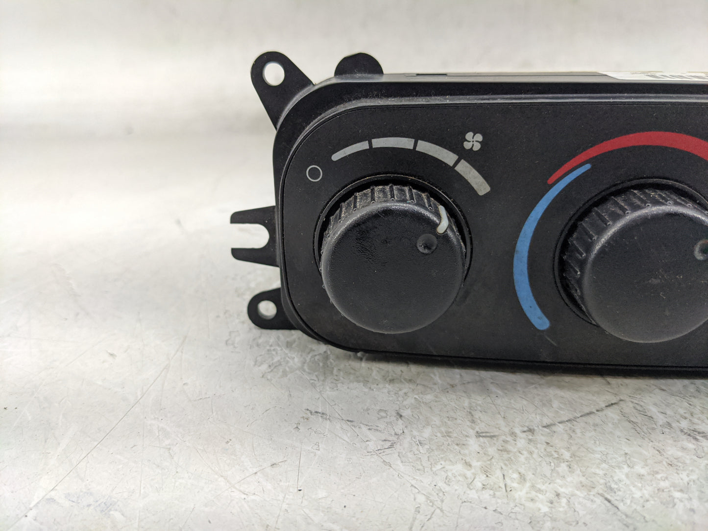 2003-2005 Dodge Ram 1500 Climate Control Module Temperature AC/Heater Replacement P/N:P55056321AD Fits Fits 2003 2004 2005 O