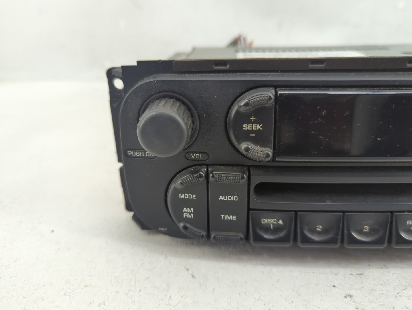 2002-2005 Dodge Ram 1500 Radio AM FM Cd Player Receiver Replacement P/N:FJ5A-12A650-UC Fits OEM Used Auto Parts - Oemusedaut