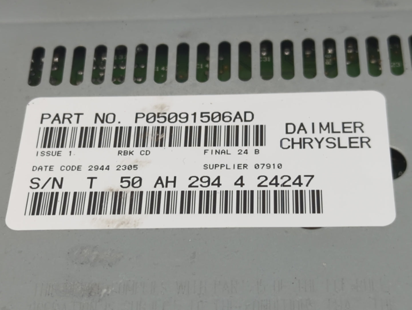 2002-2005 Dodge Ram 1500 Radio AM FM Cd Player Receiver Replacement P/N:FJ5A-12A650-UC Fits OEM Used Auto Parts - Oemusedaut