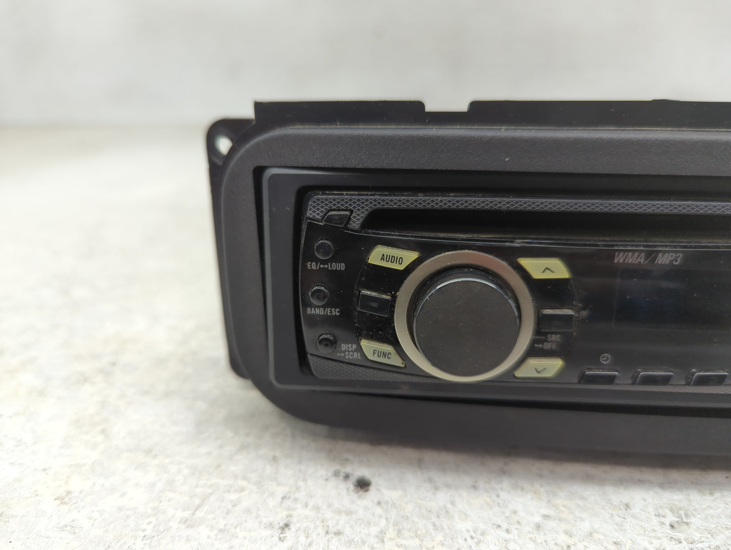 2005 Dodge Ram 1500 Radio AM FM Cd Player Receiver Replacement P/N:DEH-1300MP Fits Fits 2006 2007 OEM Used Auto Parts - Oemu