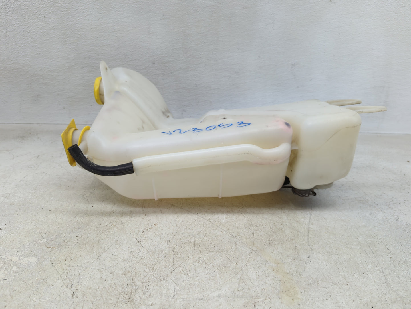2004-2008 Dodge Ram 1500 Windshield Washer Fluid Reservoir Bottle Oem - Oemusedautoparts1.com