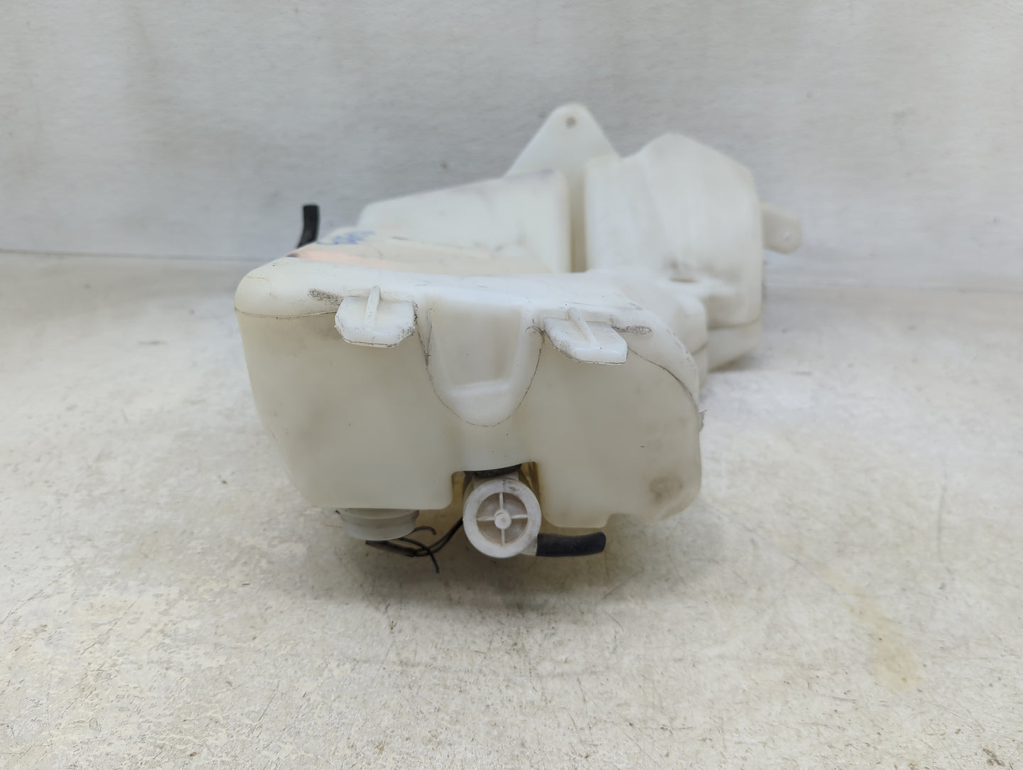 2004-2008 Dodge Ram 1500 Windshield Washer Fluid Reservoir Bottle Oem - Oemusedautoparts1.com