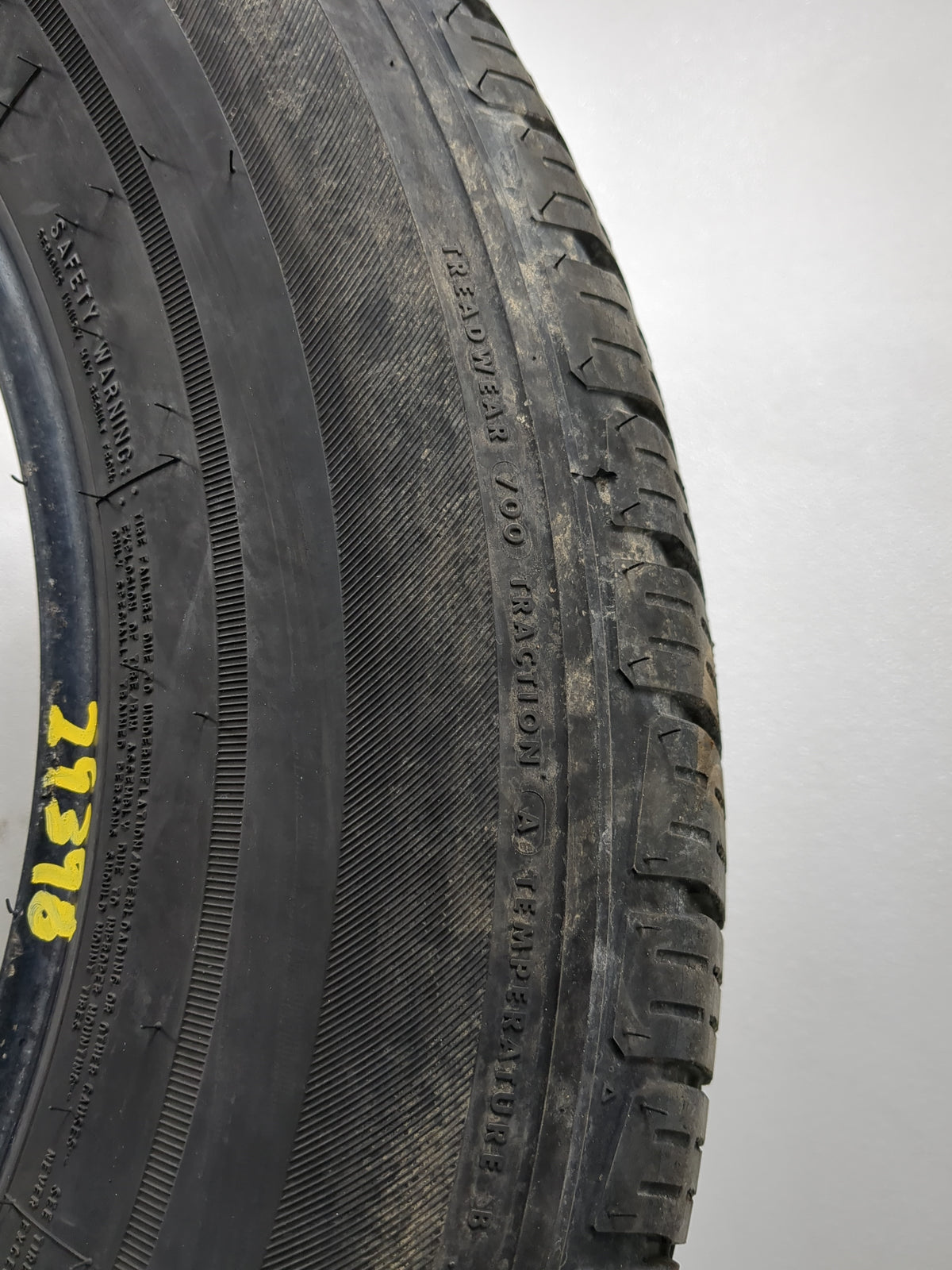 Used Tire 275/60R20 BRIDGESTONE DUELER LX 115T - Tread Depth 8/32 - Oemusedautoparts1.com