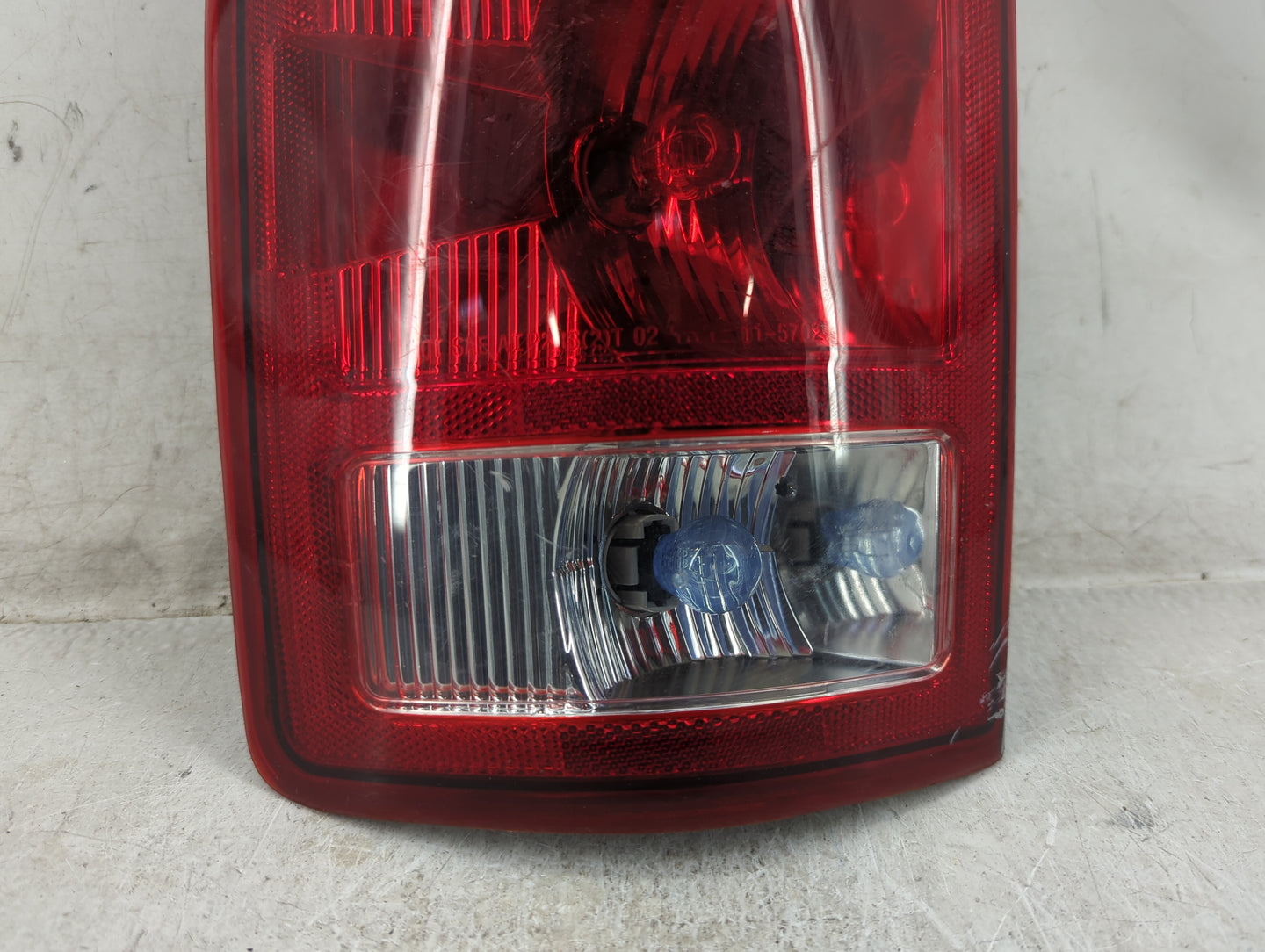 2002-2006 Dodge Ram 1500 Tail Light Assembly Driver Left OEM Fits Fits 2002 2003 2004 2005 2006 OEM Used Auto Parts - Oemuse