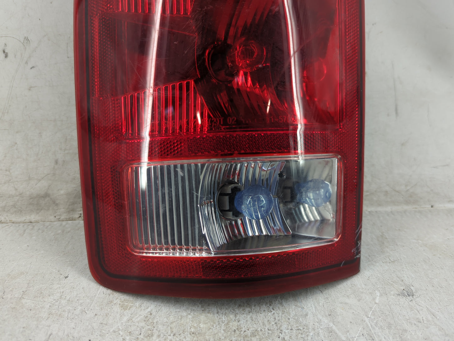 2002-2006 Dodge Ram 1500 Tail Light Assembly Driver Left OEM Fits Fits 2002 2003 2004 2005 2006 OEM Used Auto Parts - Oemuse