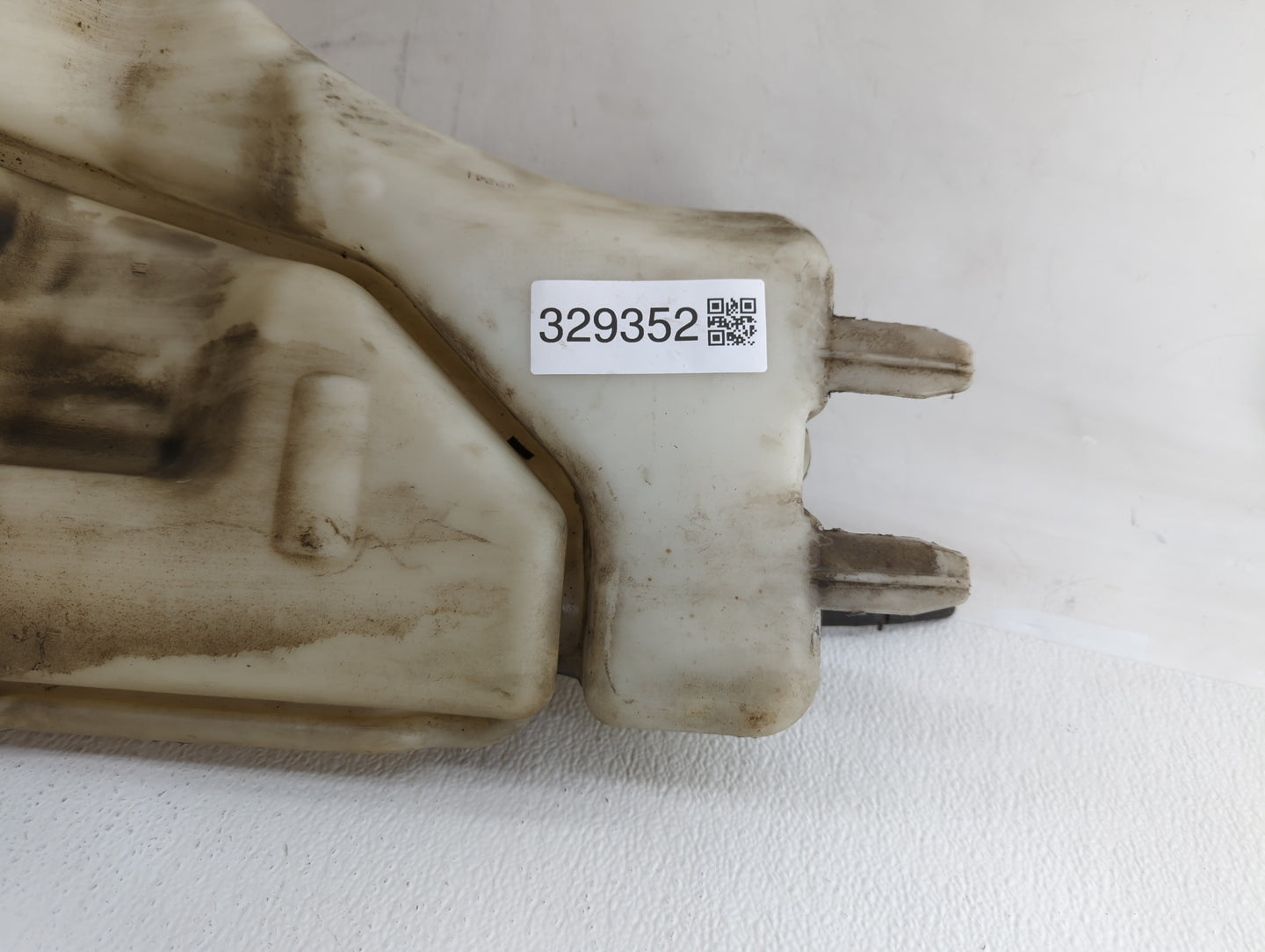 2005 Dodge Ram 1500 Windshield Washer Fluid Reservoir Bottle Oem - Oemusedautoparts1.com