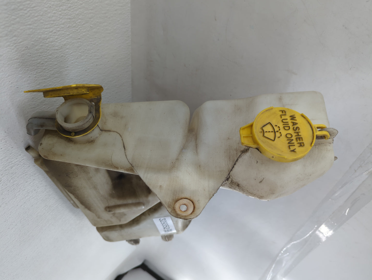 2005 Dodge Ram 1500 Windshield Washer Fluid Reservoir Bottle Oem - Oemusedautoparts1.com