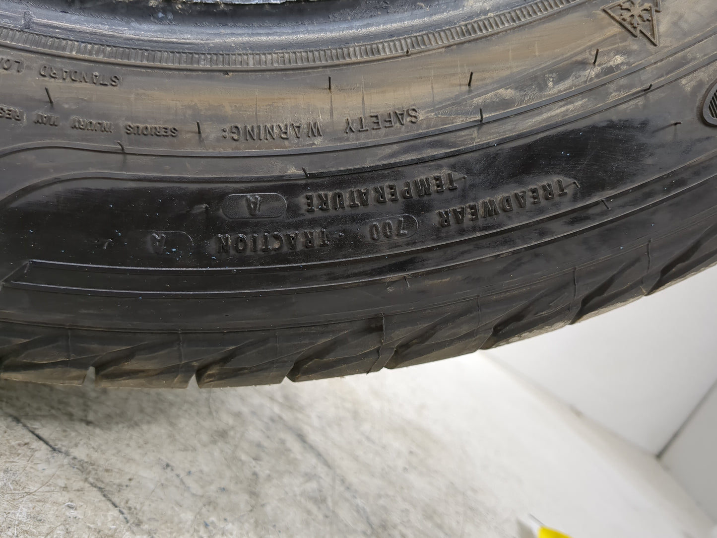 Used Tire 235/55R18 GOODYEAR ASSURANCE WEATHERREADY 100V - Tread Depth 9.5/32 - Oemusedautoparts1.com