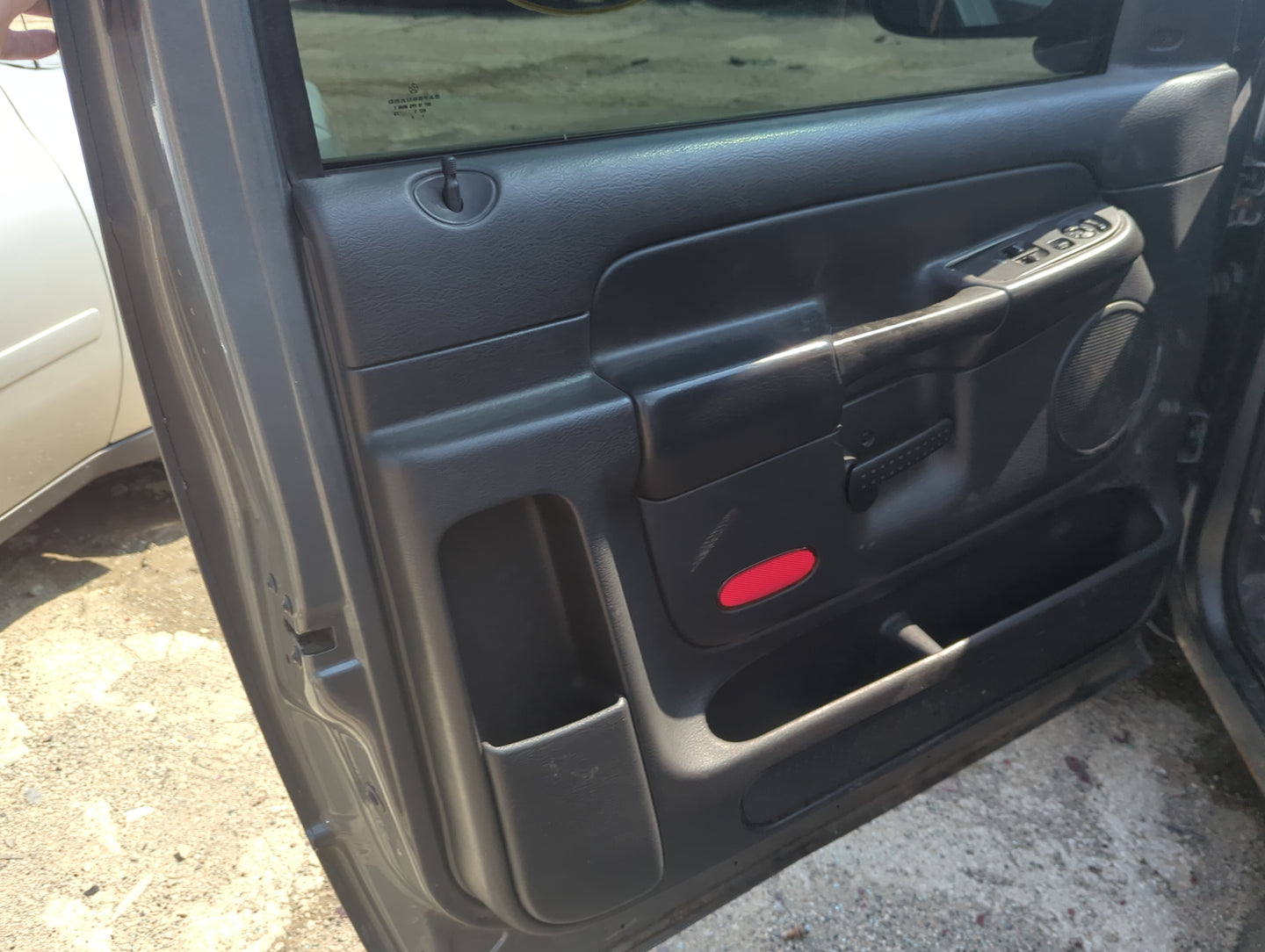 2005 Dodge Ram 1500 Front Left Driver Interior Door Panel Trim 5020879 - Oemusedautoparts1.com
