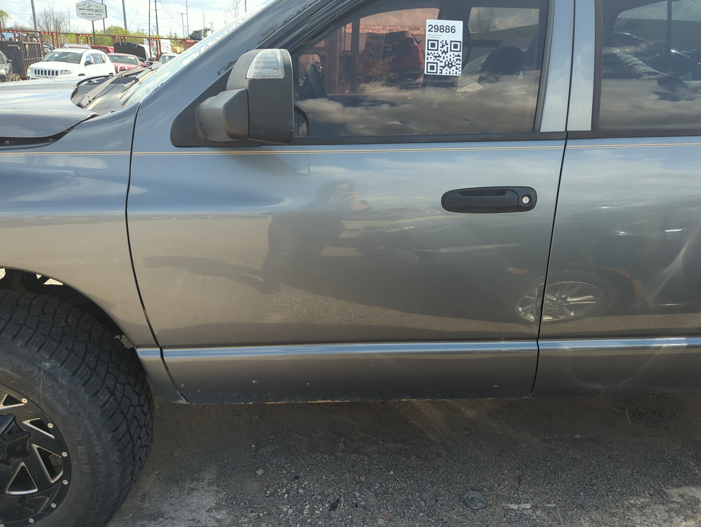 2003-2007 Dodge Ram 1500 Driver Front Door Oem - Oemusedautoparts1.com