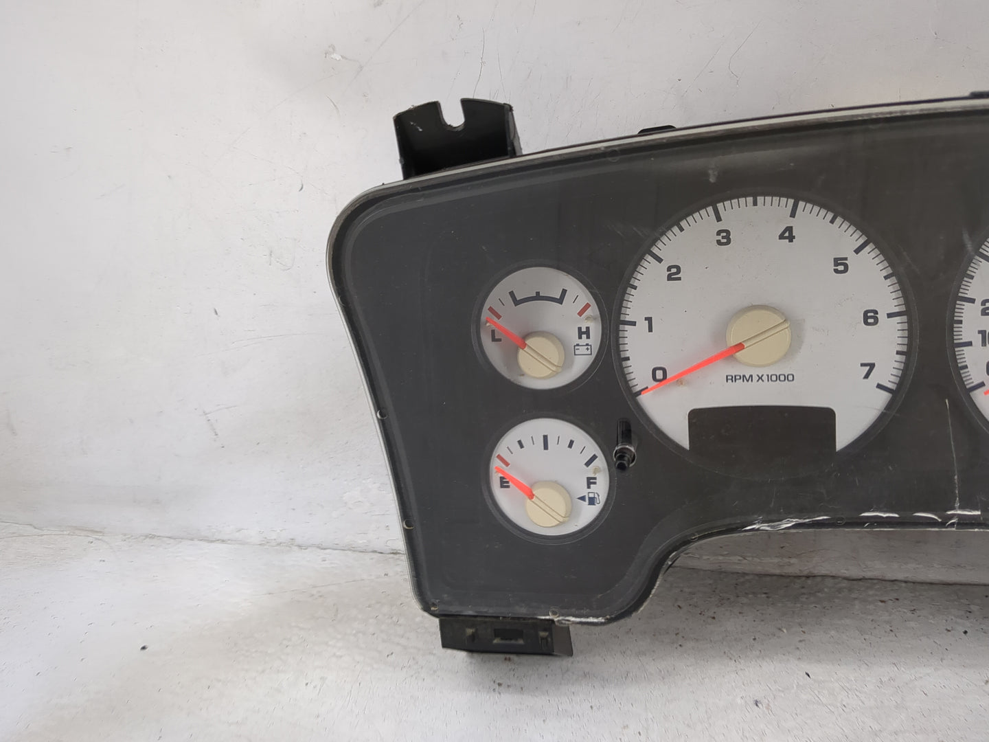 2004-2005 Dodge Ram 1500 Instrument Cluster Speedometer Gauges P/N:P56045755AB Miles:157K Fits Fits 2004 2005 OEM Used Auto 