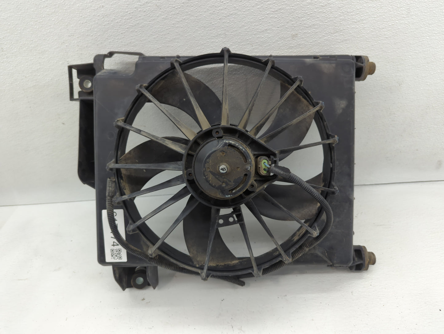 2004-2006 Dodge Ram 1500 Left Radiator Fan Motor Assembly - Oemusedautoparts1.com