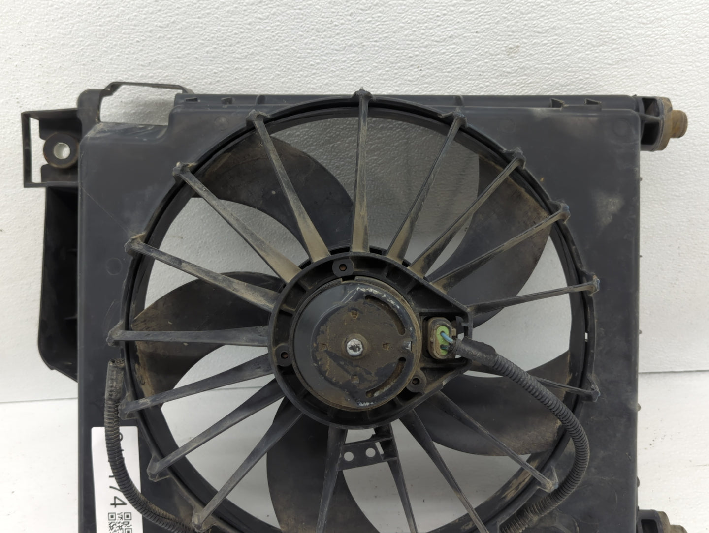 2004-2006 Dodge Ram 1500 Left Radiator Fan Motor Assembly - Oemusedautoparts1.com