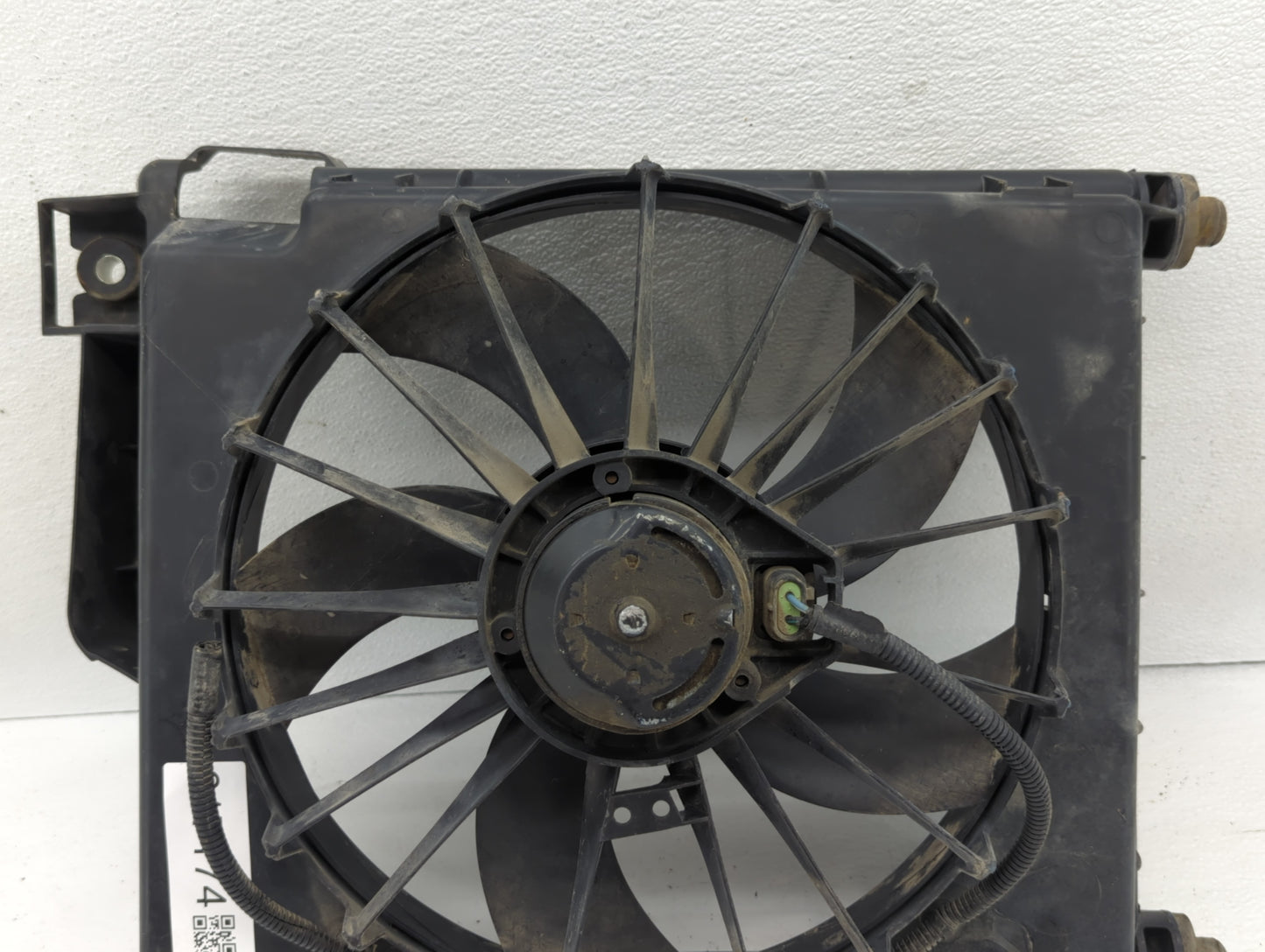2004-2006 Dodge Ram 1500 Left Radiator Fan Motor Assembly - Oemusedautoparts1.com