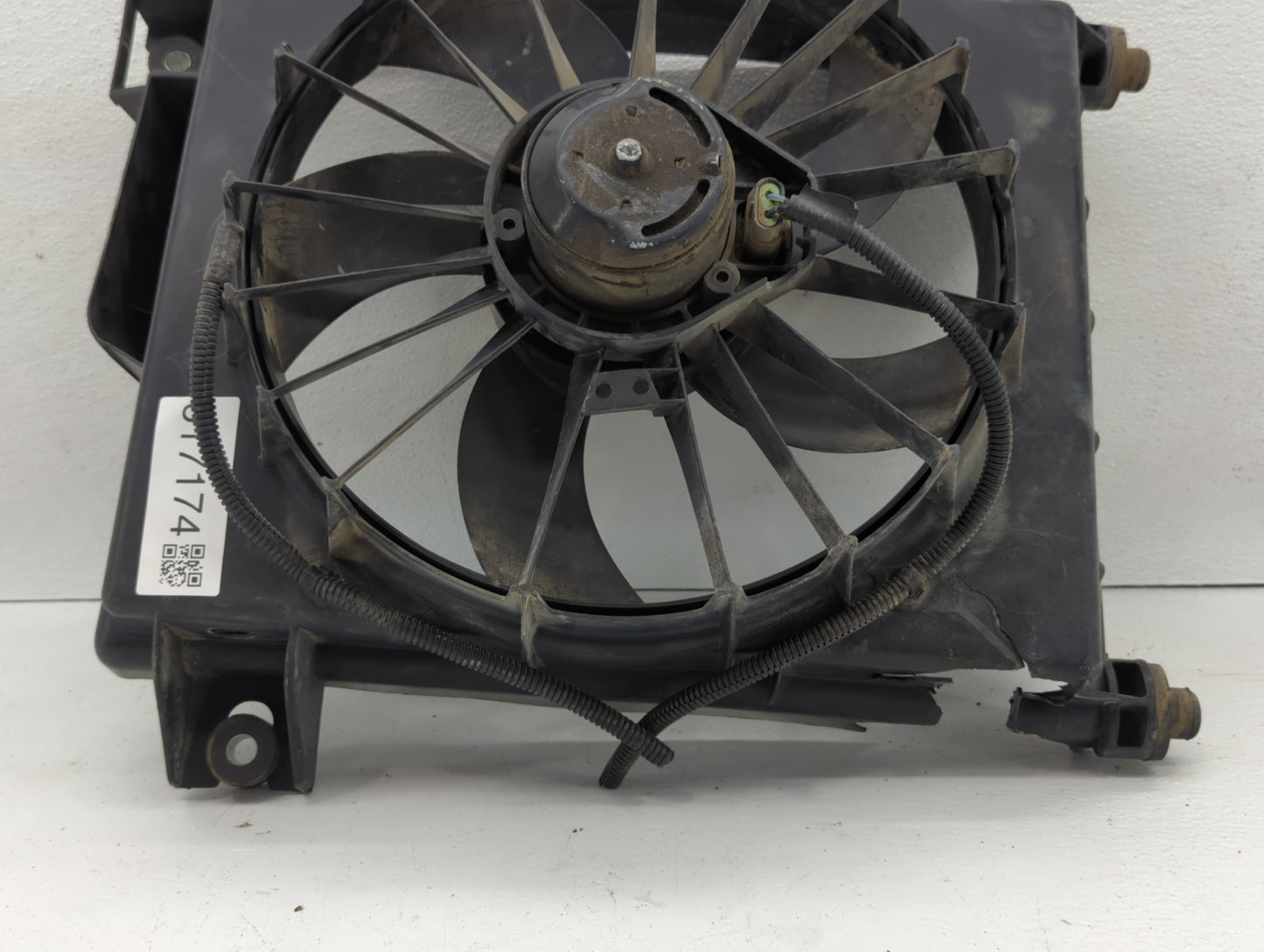 2004-2006 Dodge Ram 1500 Left Radiator Fan Motor Assembly - Oemusedautoparts1.com