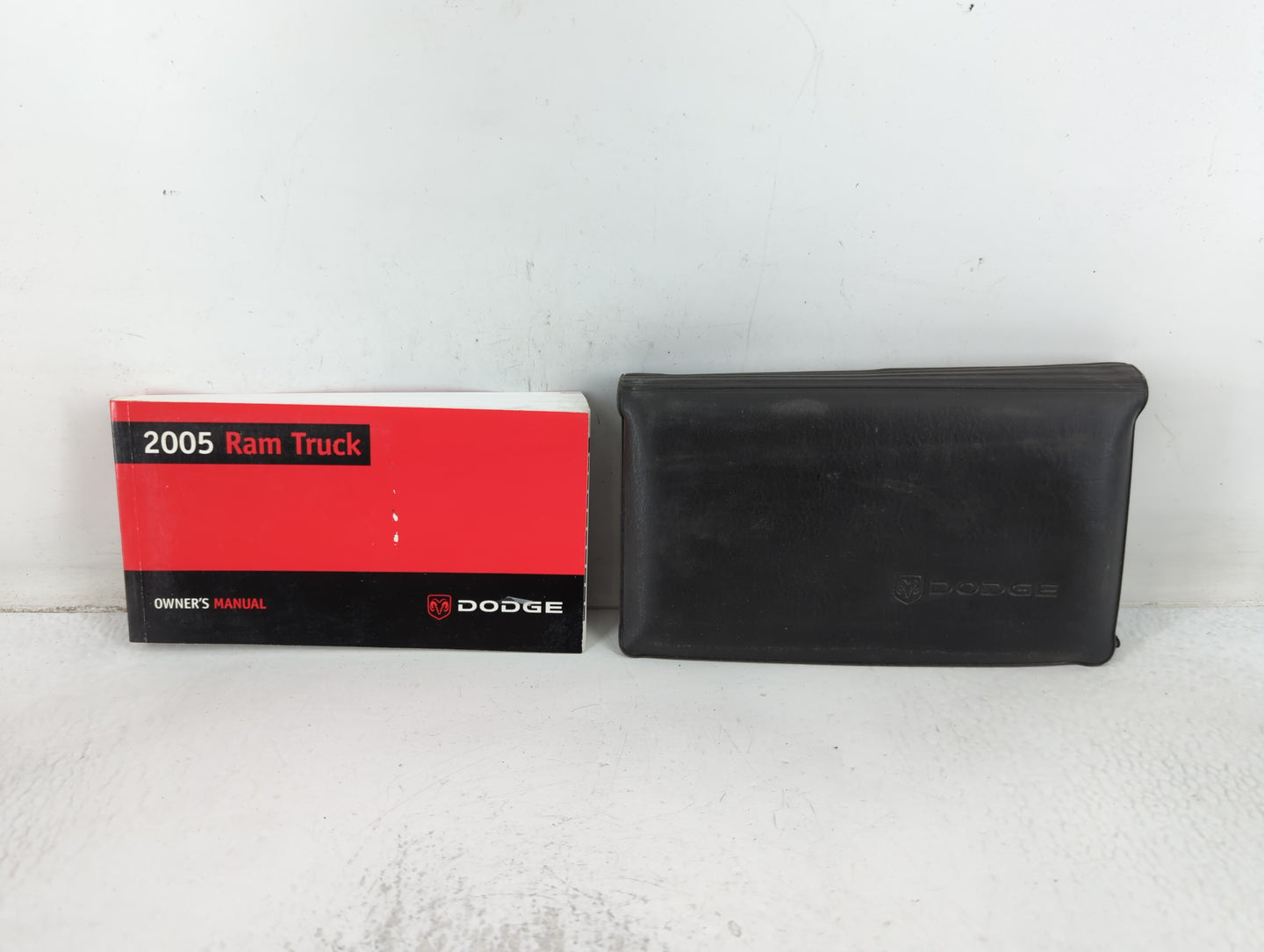 2005 Dodge Ram 1500 Owners Manual Book Guide P/N:81-326-0527 OEM Used Auto Parts - Oemusedautoparts1.com