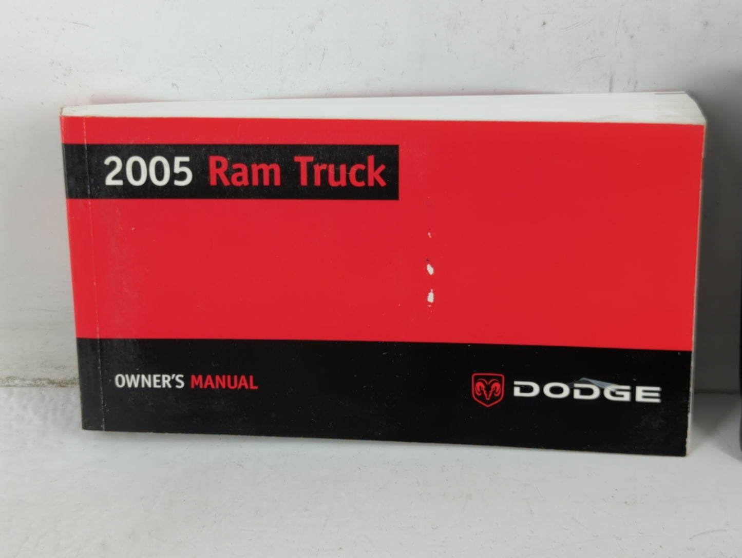 2005 Dodge Ram 1500 Owners Manual Book Guide P/N:81-326-0527 OEM Used Auto Parts - Oemusedautoparts1.com