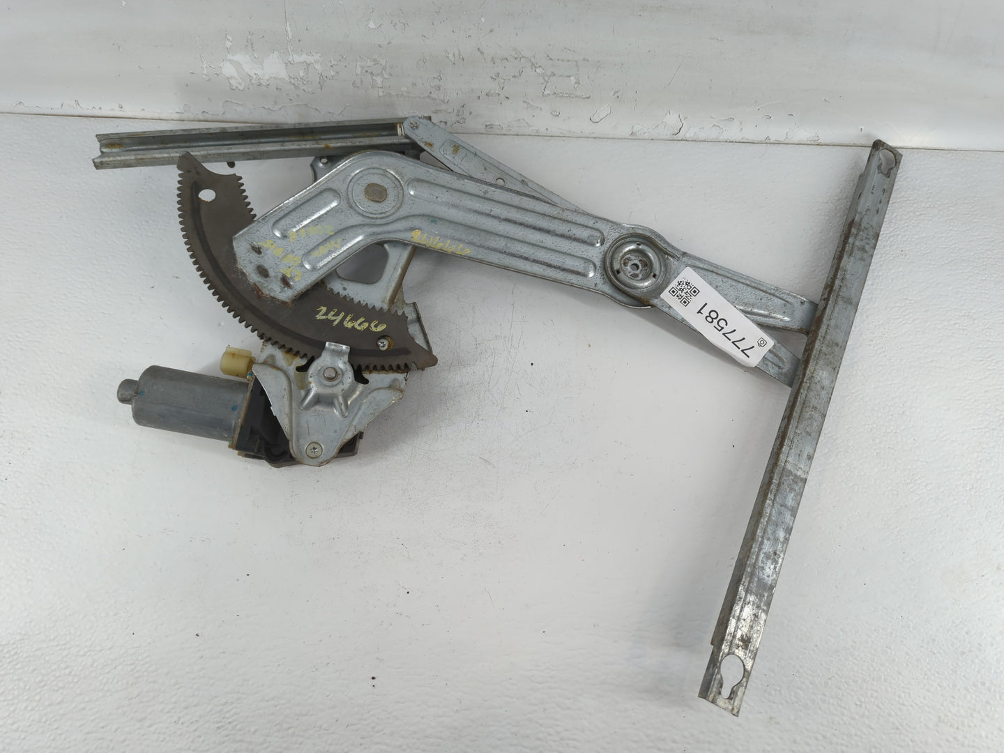 2002-2008 Dodge Ram 1500 Driver Left Front Window Regulator - Oemusedautoparts1.com