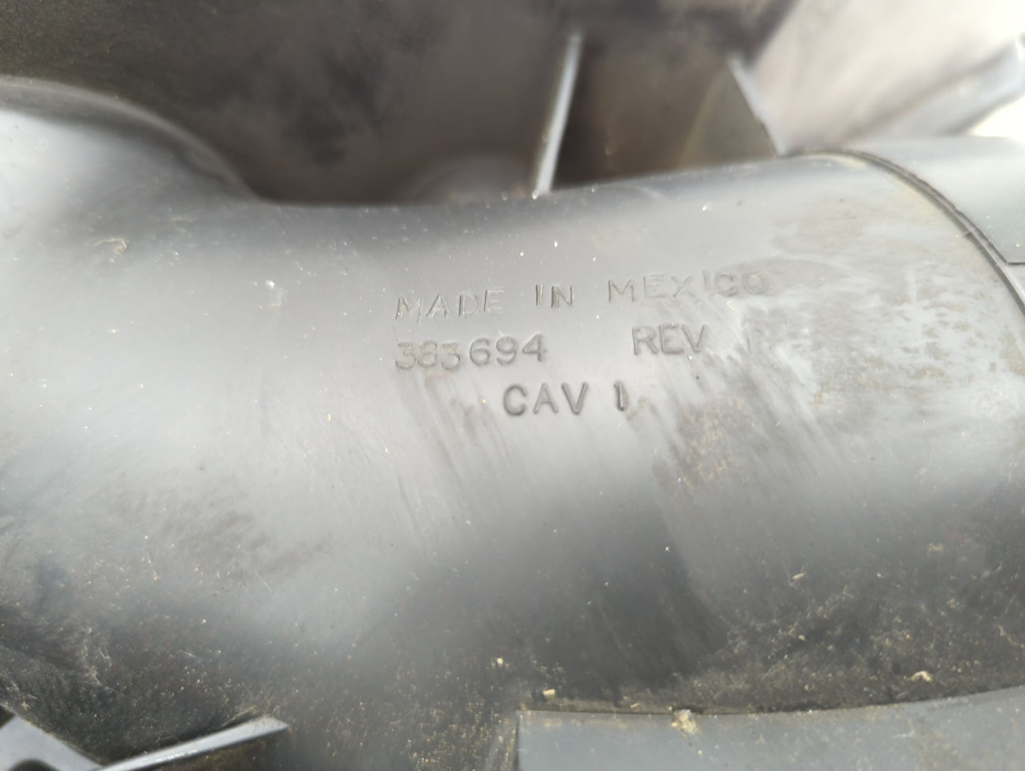 2005 Dodge Ram 2500 Hemi Intake Cleaner Resonator Throttle Body Plenum Box - Oemusedautoparts1.com
